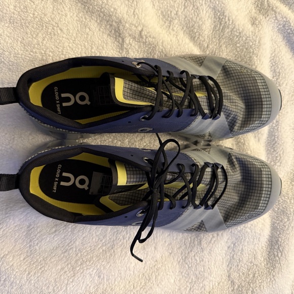 On cloud size 11.5 - Picture 2 of 4